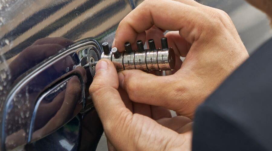 Professional New roof installation in Parkersburg, IA